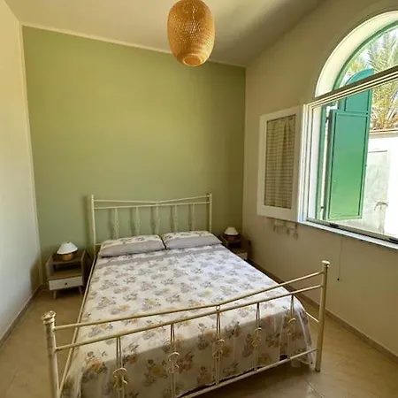 Casa vacanze Indipendente - La Casetta Sul Mare - *